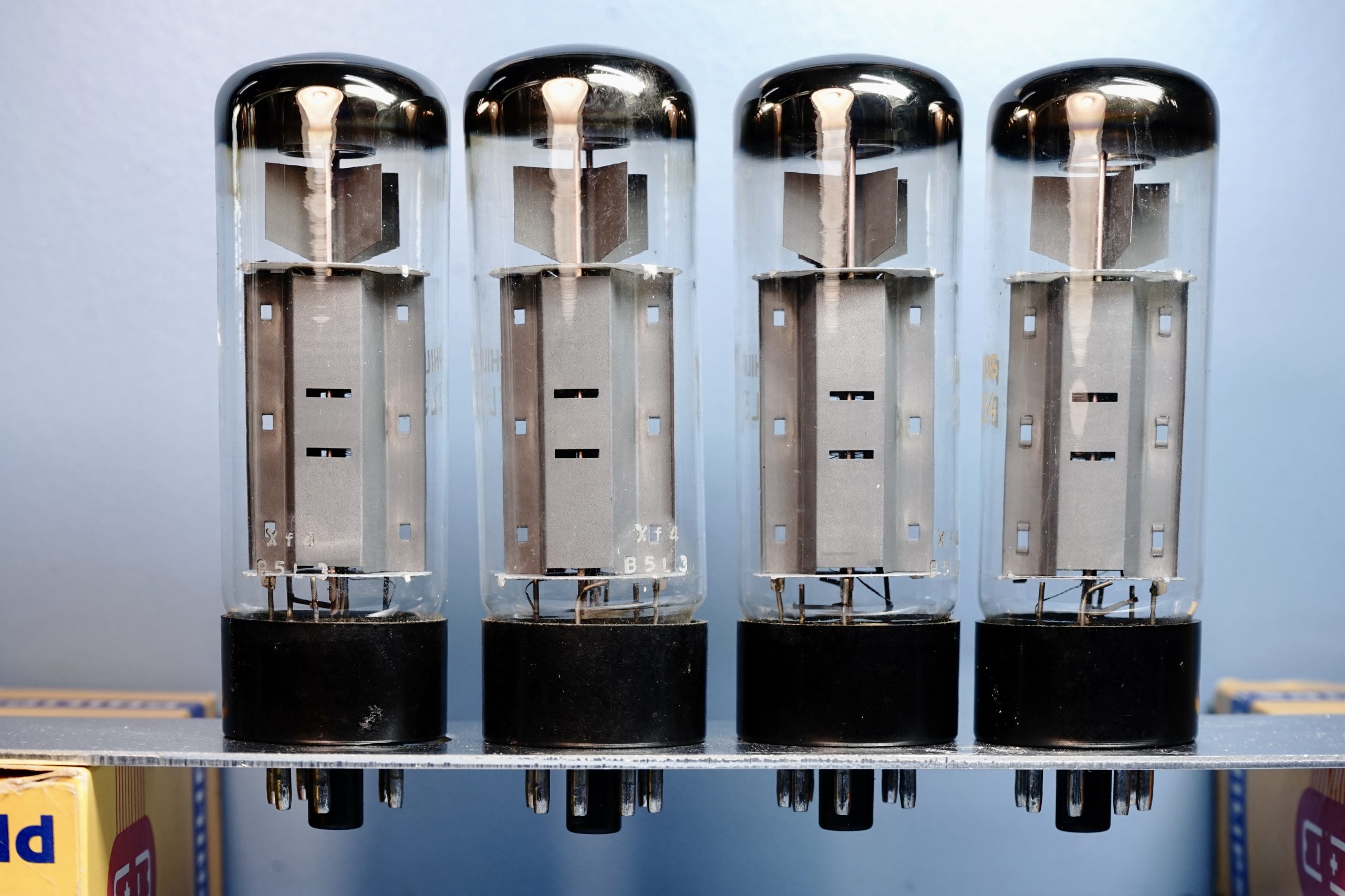 Quad EL34 Mullard Xf4 labeled Philips, NOS specs, same production date v148/ 149/ 170/ 175 - Afbeelding 2