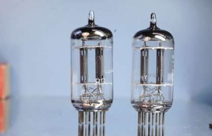 ECC82 TELEFUNKEN pair <> NOS, Smooth plates, reserved Fr  v121/ 275 - Image 3