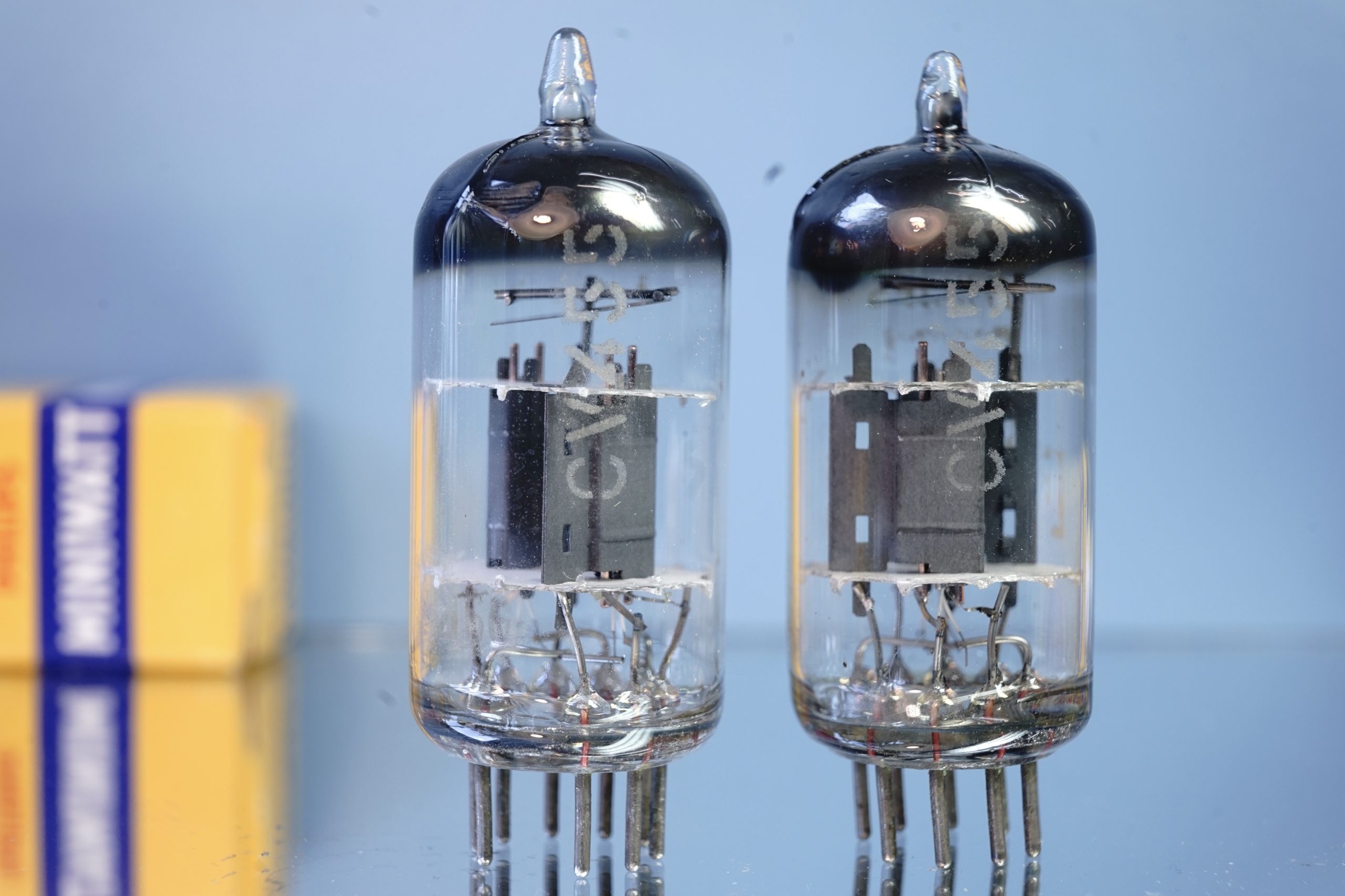 CV455 (ECC801S) pair Philips Miniwatt, D-foil getter, 1956, same dates (V14 V89) - Afbeelding 2