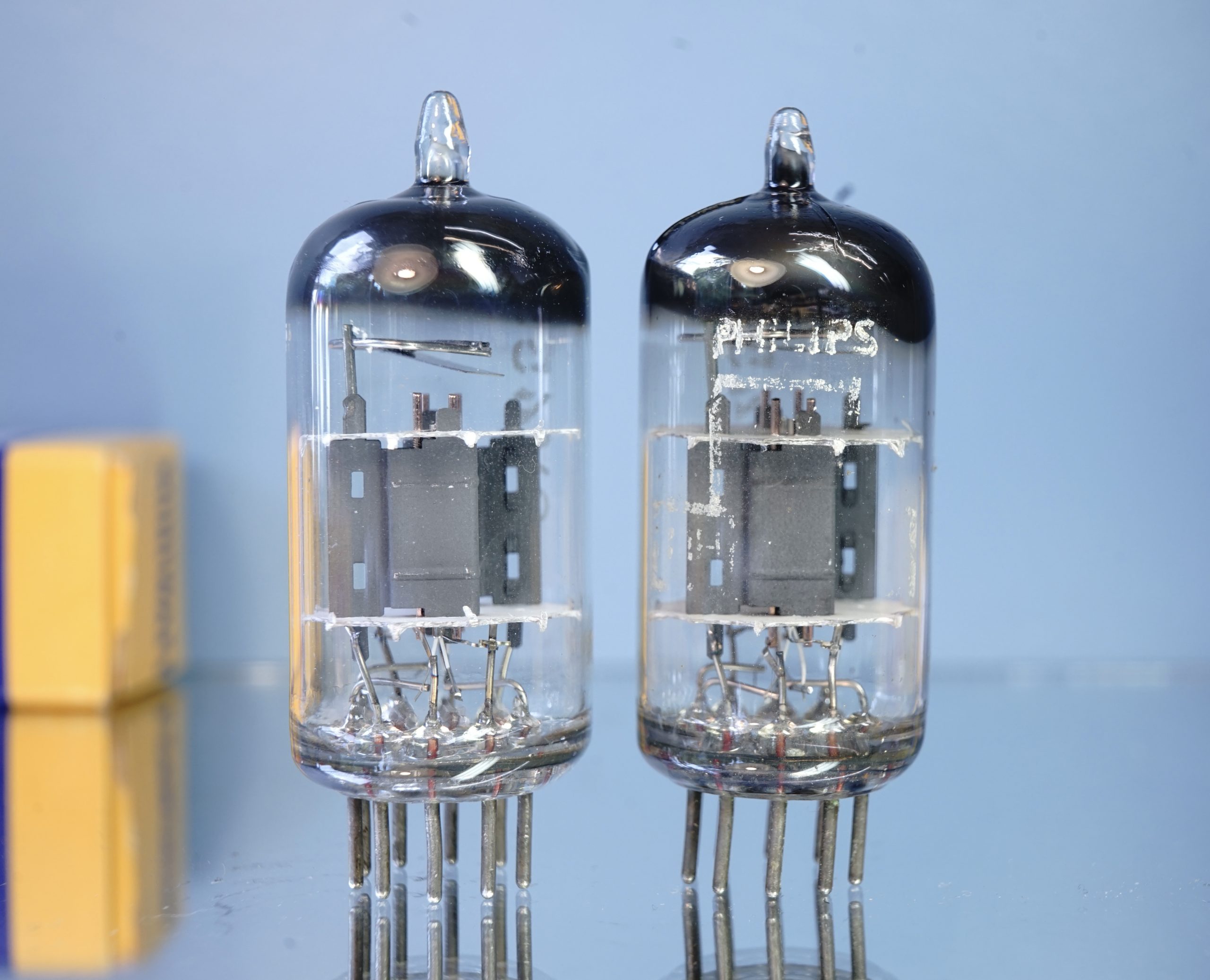 CV455 (ECC801S) pair Philips Miniwatt, D-foil getter, 1956, same dates (V14 V89) - Afbeelding 3
