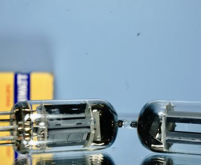ECC83 Philips Miniwatt/Valvo, Heerlen, D-foil 45°, long plates, 1956, mC2, NOS specs, Rare (V107 160) - Afbeelding 3