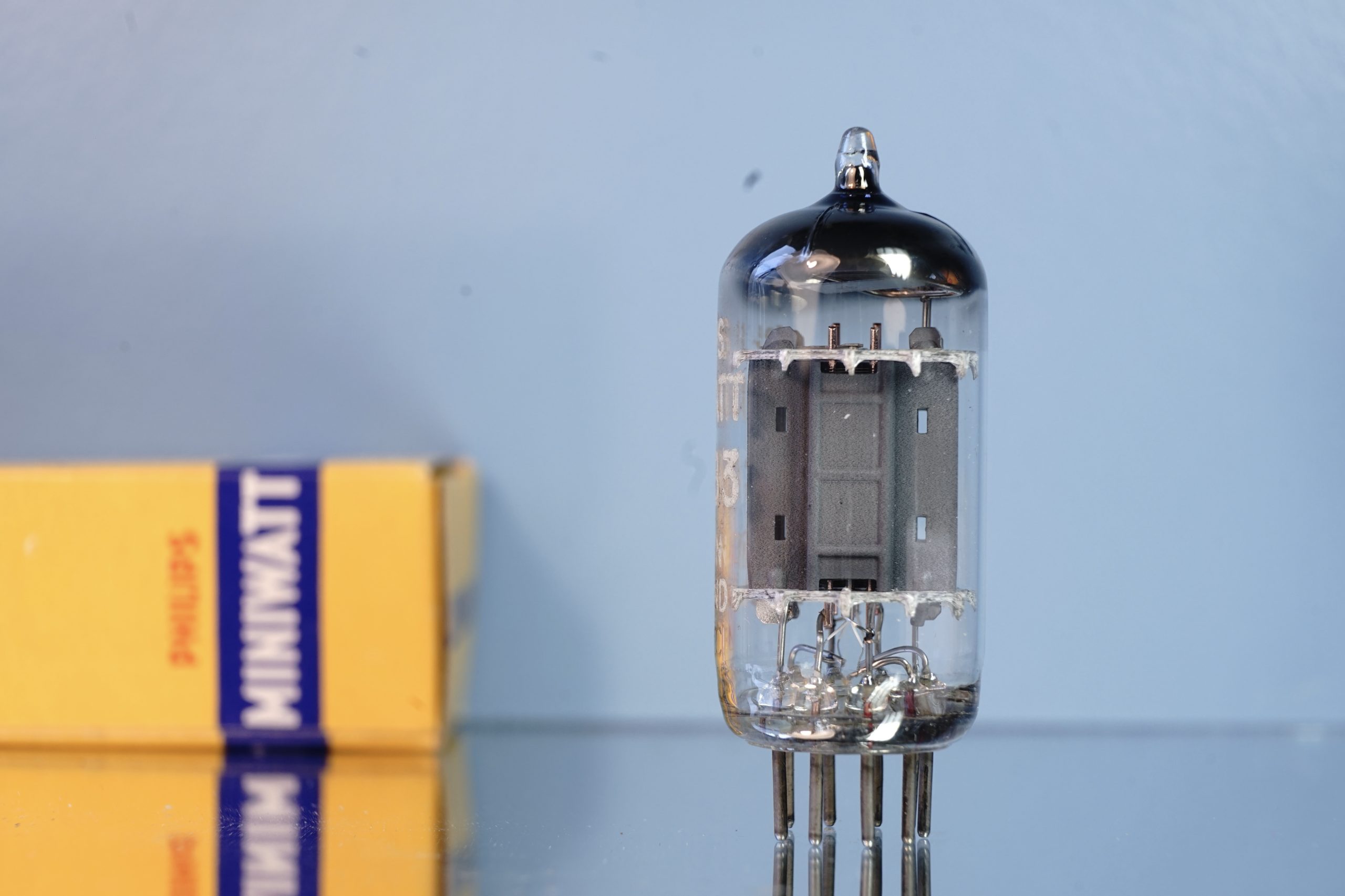 ECC83 Philips Miniwatt, long plates, 1958, NOS specs (V354) - Afbeelding 6