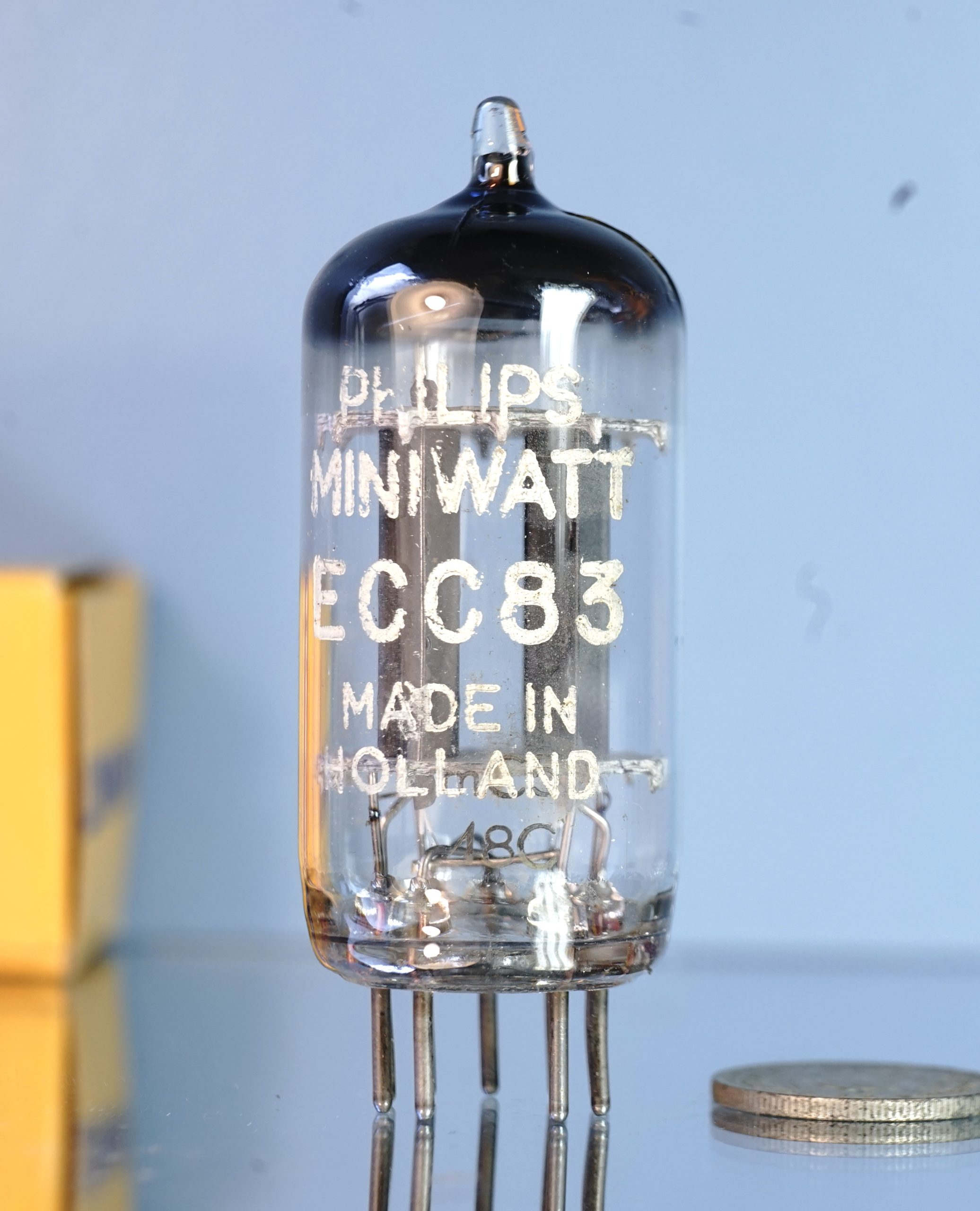 ECC83 Philips Miniwatt, long plates, 1958, NOS specs (V354) - Afbeelding 3