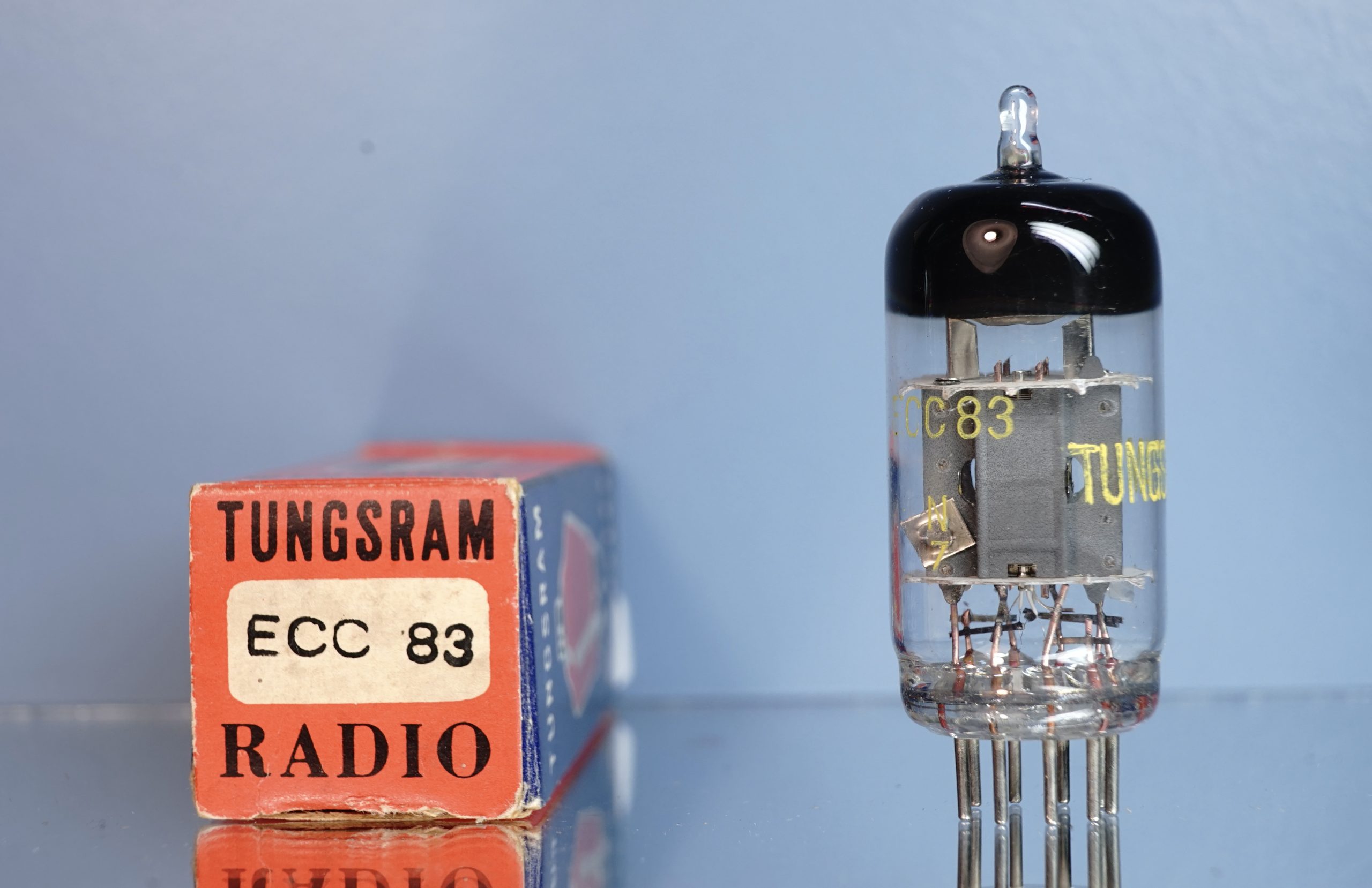 ECC83 Tungsram double post disk getter, welded plates, NIB V265 - Afbeelding 3