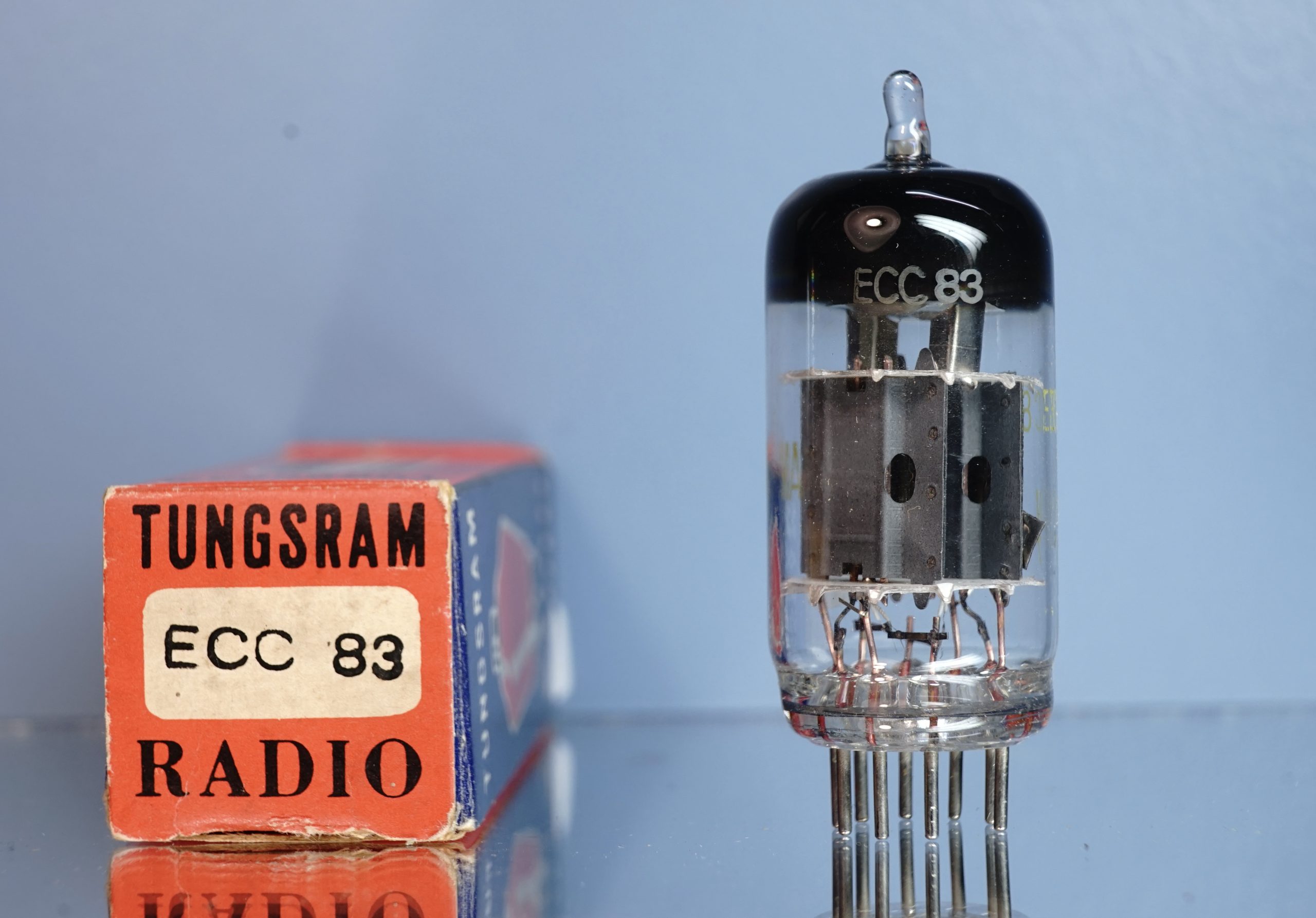 ECC83 Tungsram double post disk getter, welded plates, NIB V265 - Afbeelding 4