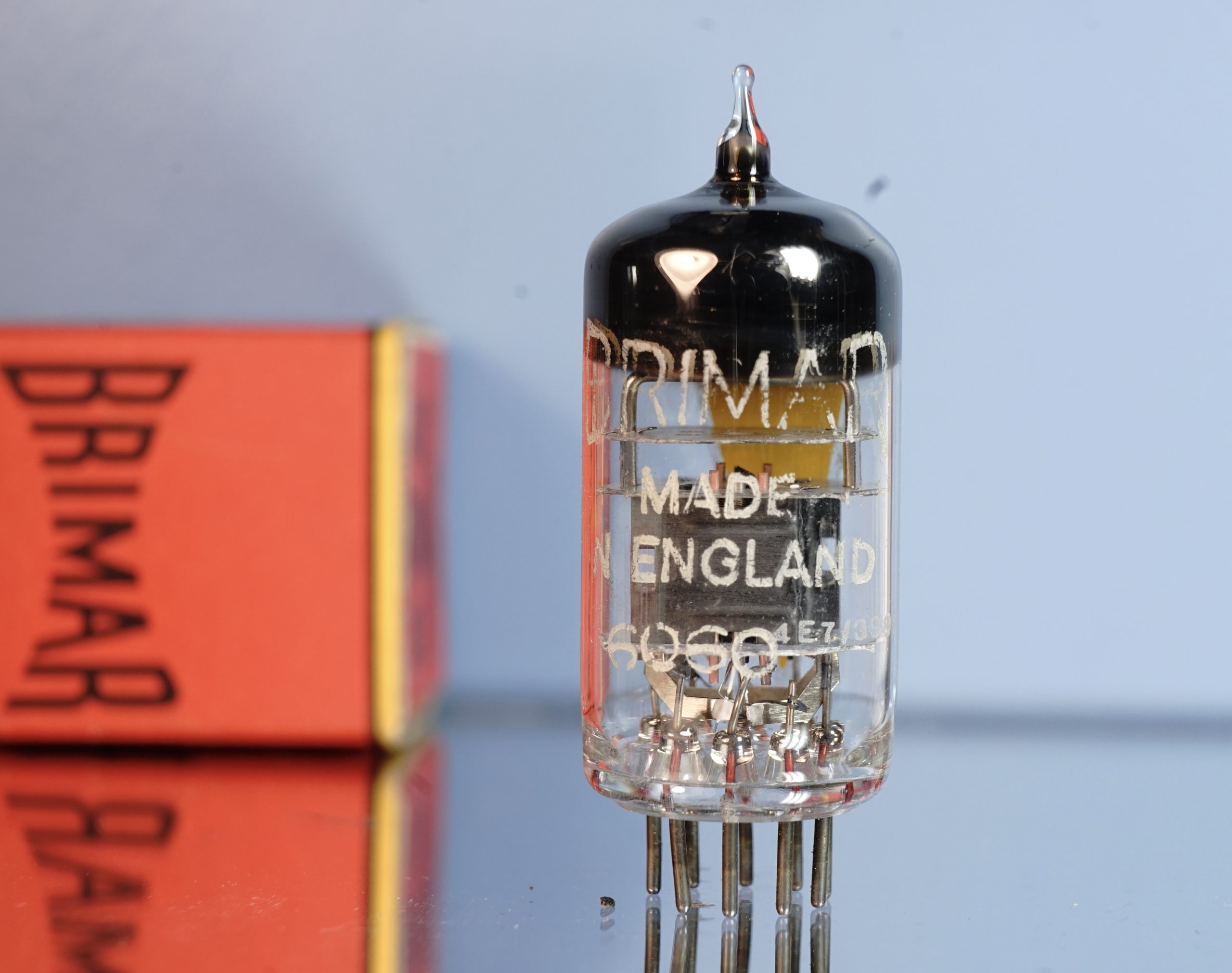 6060 Yellow T Brimar, Black plates (GEC A2900 equivalent) (V183) - Afbeelding 2