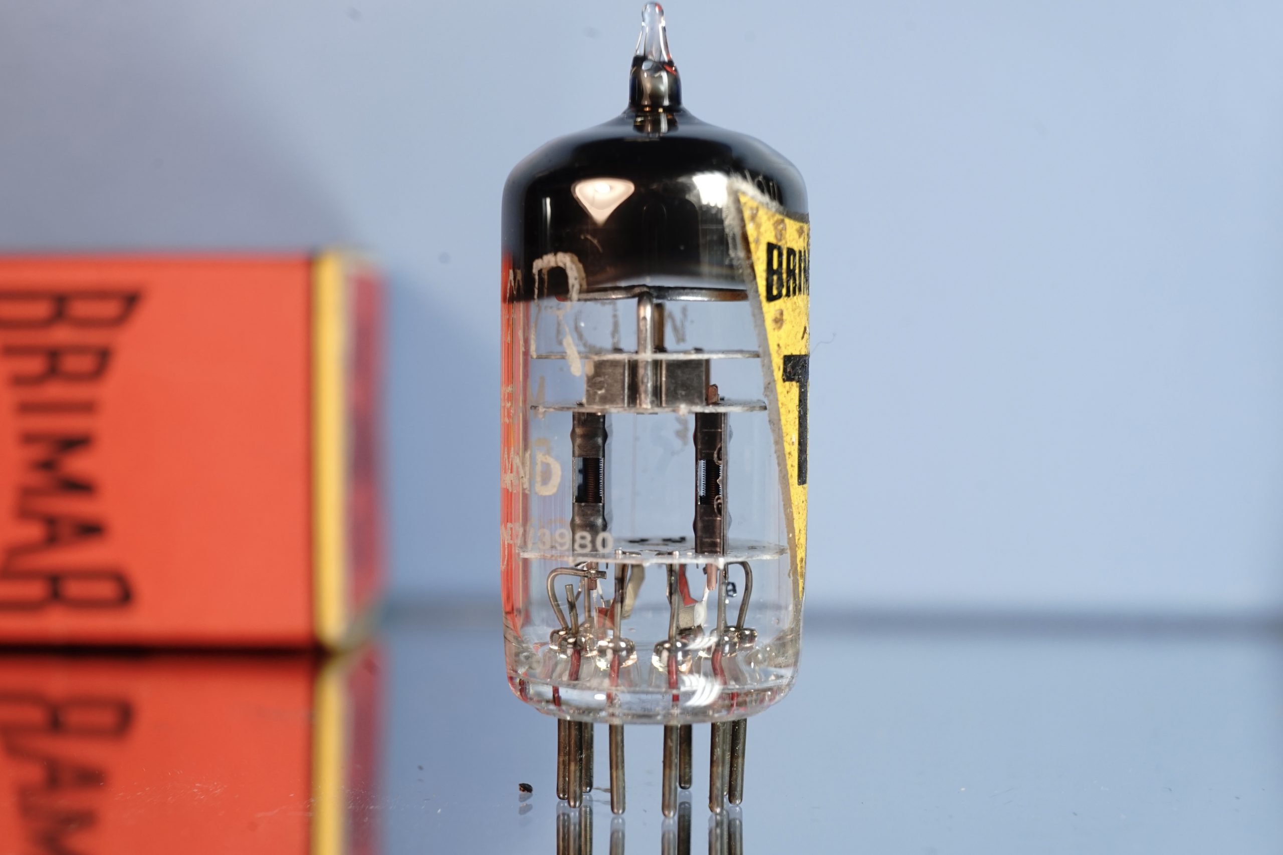 6060 Yellow T Brimar, Black plates (GEC A2900 equivalent) (V183) - Afbeelding 3