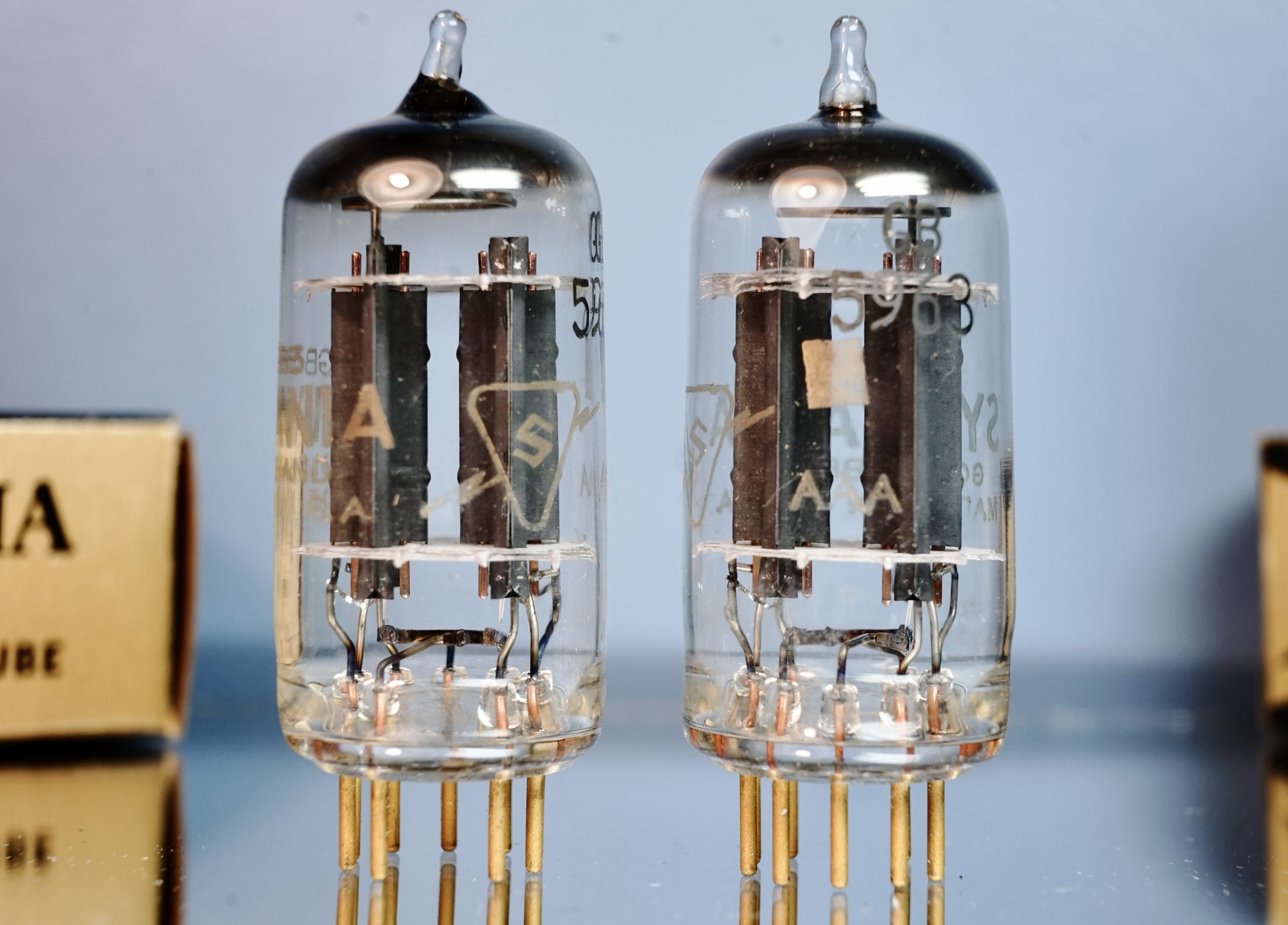 GB 5963 Sylvania GOLD BRAND pair NIB, gold grid, gold pins (ECC802S) (V254 / V255) - Afbeelding 4