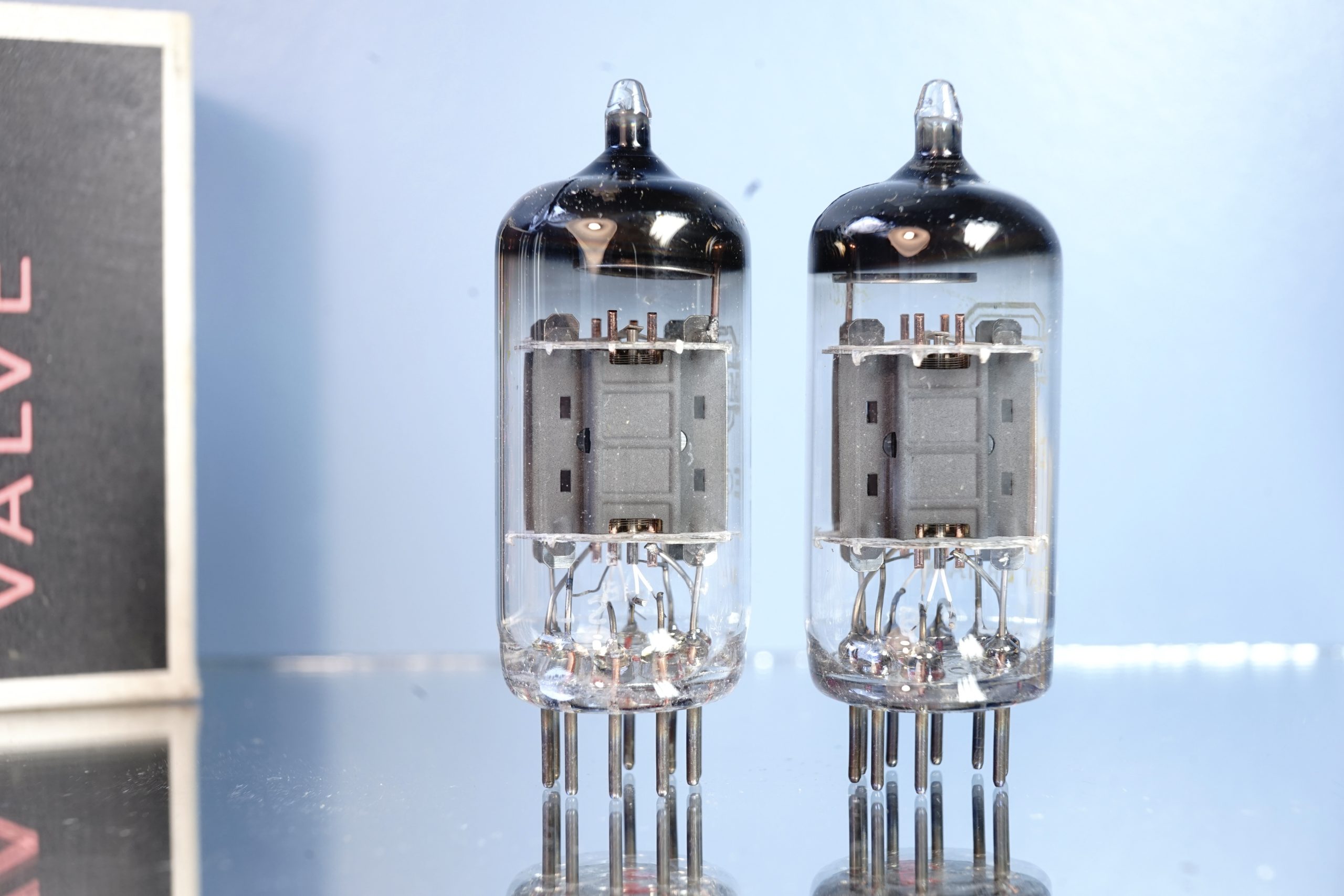 ECC83 Mullard pair, I63, Same production month, New in original box! v392 394 - Afbeelding 3