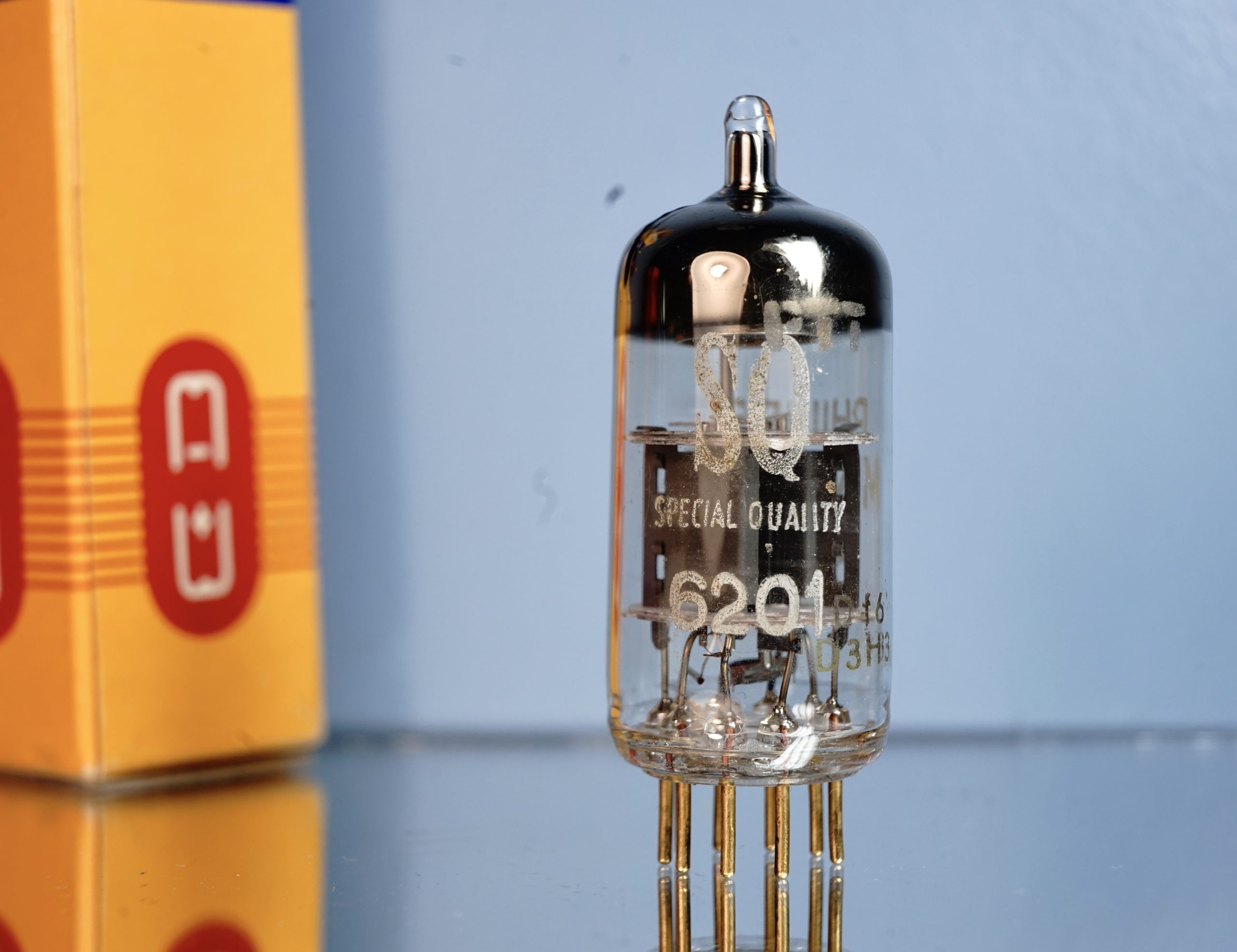 6201 SQ (ECC801S) Philips Miniwatt Hamburg, NOS, gold pins, halo getter (V60) - Afbeelding 2