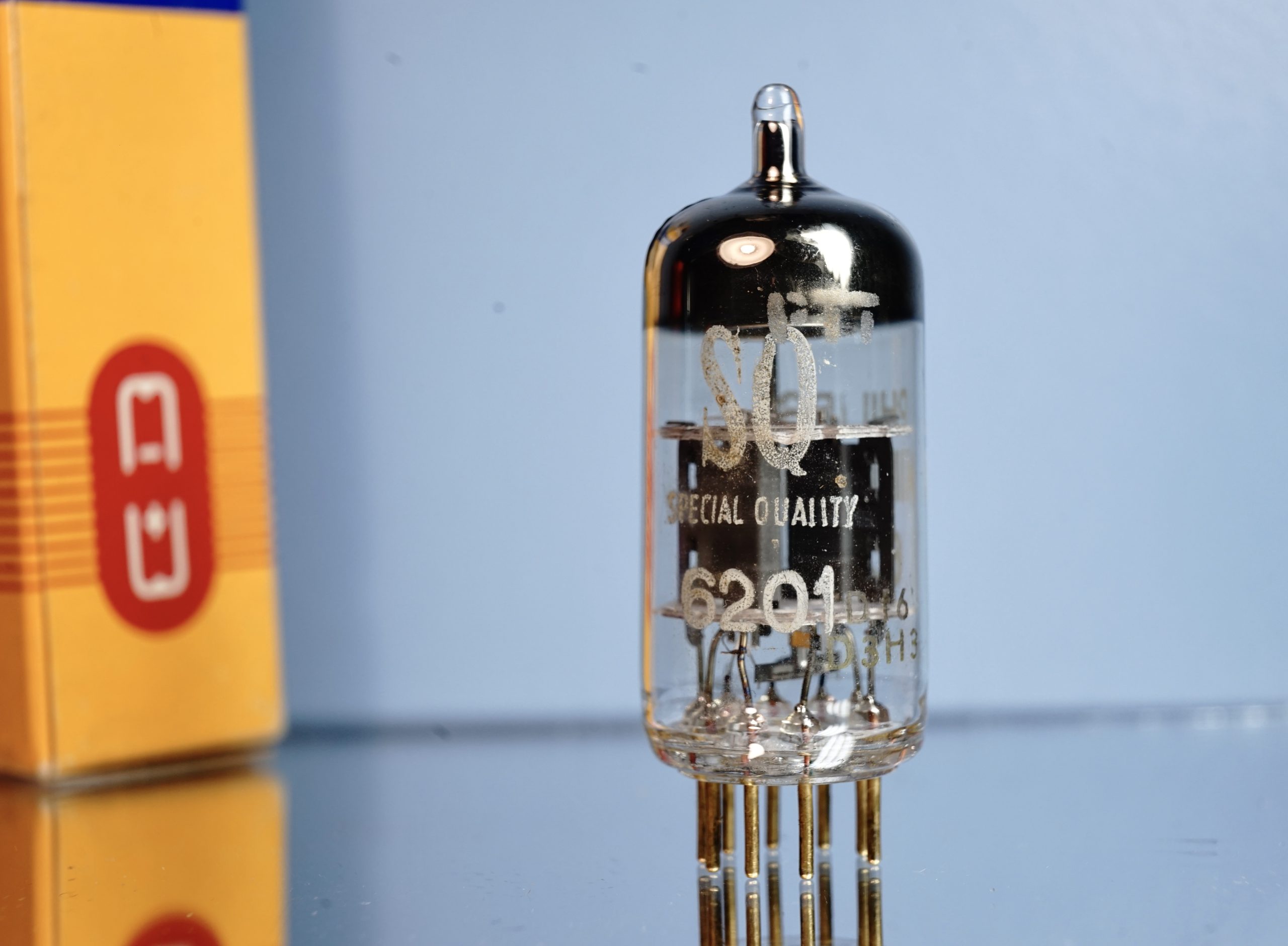 6201 SQ (ECC801S) Philips Miniwatt Hamburg, NOS, gold pins, halo getter (V60) - Afbeelding 3