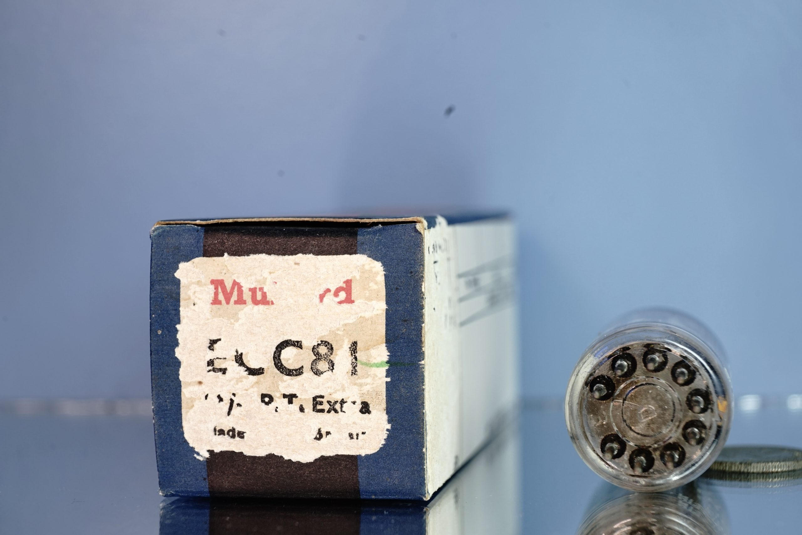 ECC81 Mullard pair, Tk3, Smooth plates, 3 holes, Same date, New in original box! V198 - Afbeelding 7