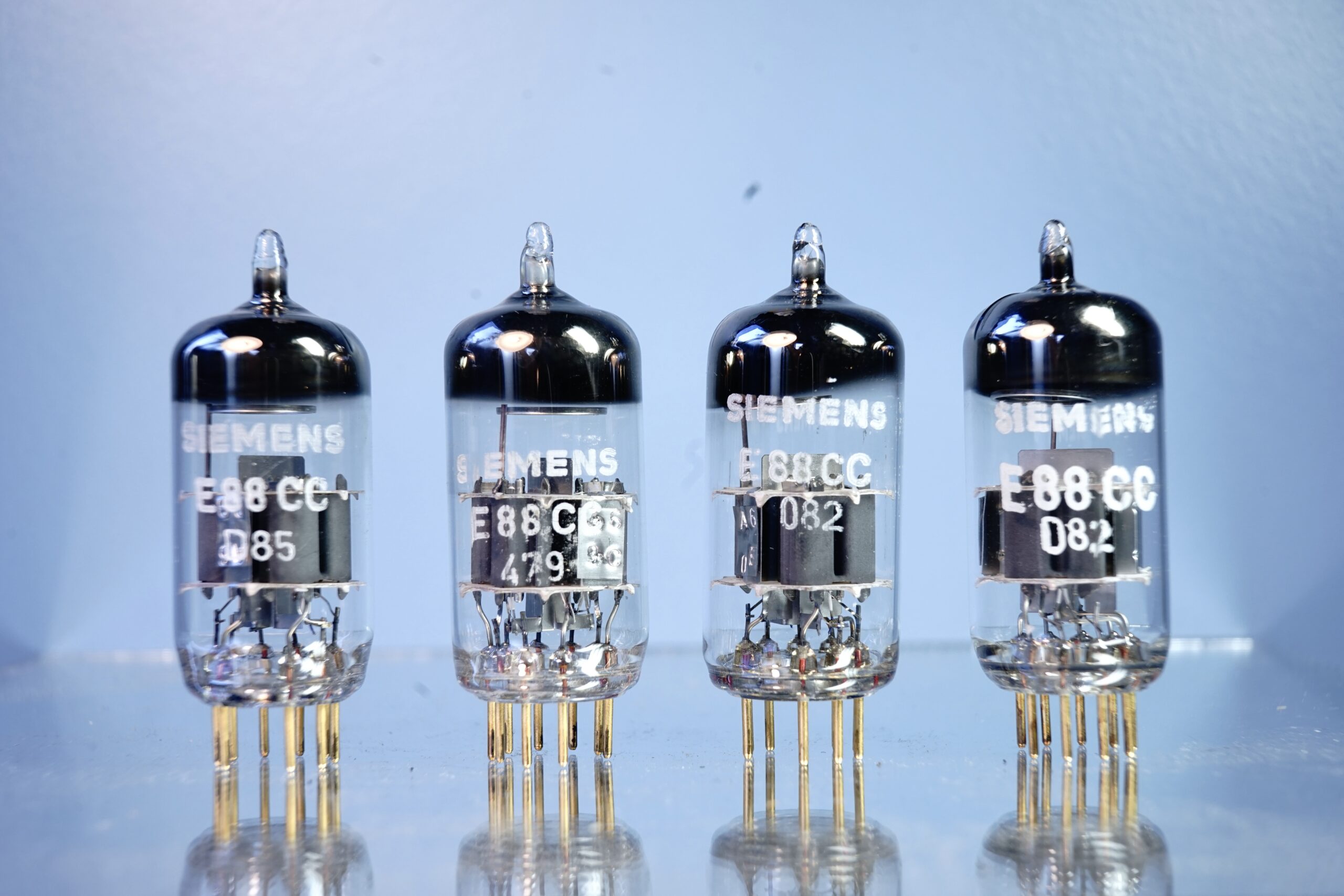 E88CC matched quad Siemens, matched & balanced, same version ! V139 V1369 V140 V405